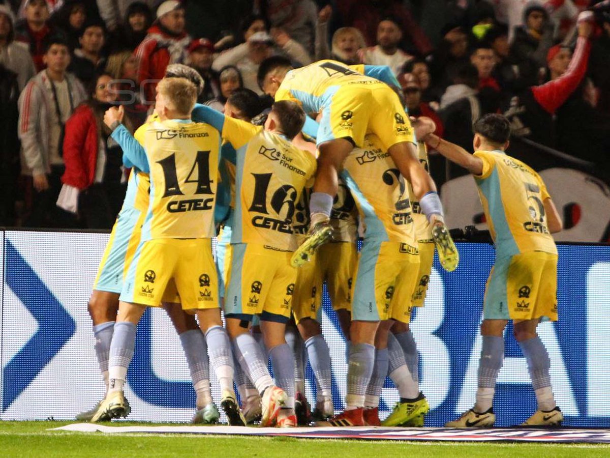 SC_ESPN's tweet photo. "Y YA LO VE, Y YA LO VE... ES EL GLORIOSO TEMPERLEY" https://t.co/8c1jiFHcjB