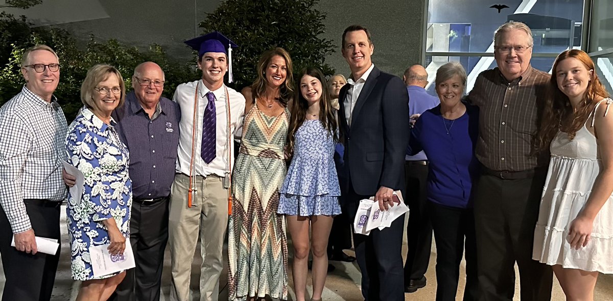 emo52980's tweet photo. Oh what a night! Thank you Elder High School for an amazing 4 years for Sam. He made the best of friends and made the most out of his high school experience. Thank you to all who supported him on his way! We could not be more proud or grateful. Congrats to the Class of ‘24! 💜 https://t.co/rqyHWfNlTZ