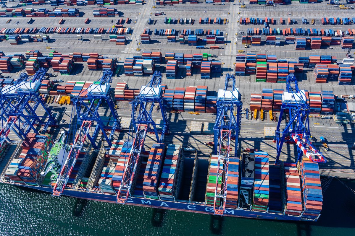 ICYMI: #PortofLA handled 770,337 container units in April 2024, a 12% increase over the previous year. Four months into 2024, waterfront workers have efficiently processed 3,150,841 container units across L.A. marine terminals –– nearly 25% more than 2023. portofla.org/0424TEUs