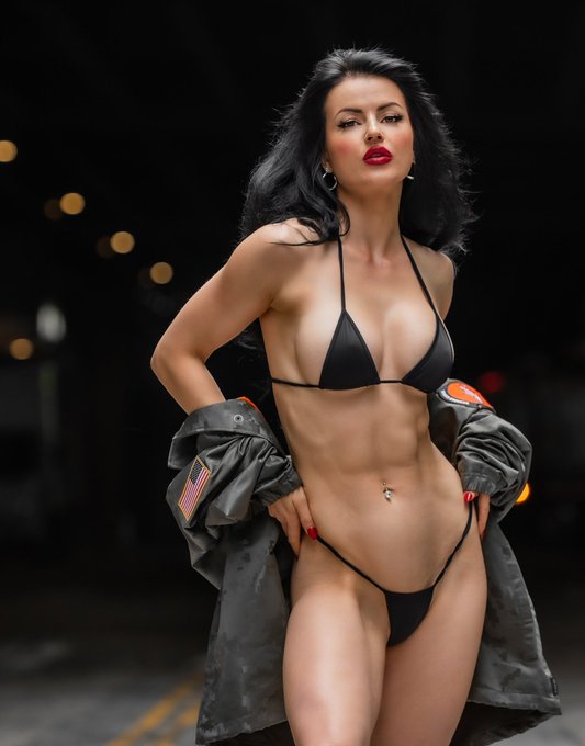 Some of the best shots we did with my favorite hooooman 📸 #losangeles #broncos #downtownla #LA #Cali<a href="/tag/la"class="tags"><span>#la</span></a><a href="/tag/losangeles"class="tags"><span>#losangeles</span></a><a href="/tag/cali"class="tags"><span>#cali</span></a><a href="/tag/downtownla"class="tags"><span>#downtownla</span></a><a href="/tag/broncos"class="tags"><span>#broncos</span></a>