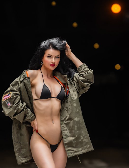 Some of the best shots we did with my favorite hooooman 📸 #losangeles #broncos #downtownla #LA #Cali<a href="/tag/la"class="tags"><span>#la</span></a><a href="/tag/losangeles"class="tags"><span>#losangeles</span></a><a href="/tag/cali"class="tags"><span>#cali</span></a><a href="/tag/downtownla"class="tags"><span>#downtownla</span></a><a href="/tag/broncos"class="tags"><span>#broncos</span></a>