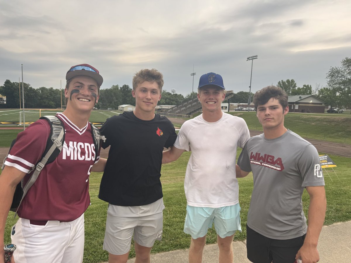 Congrats to MICDS and Henry Cordes on a 4-1 sectional win against Sullivan today. 17U Velo Tigers teammates Carson Mullen, Jack Nobe and Ethan Brosier showed up to support Henry. 🐅🐅🐅’s for Life!