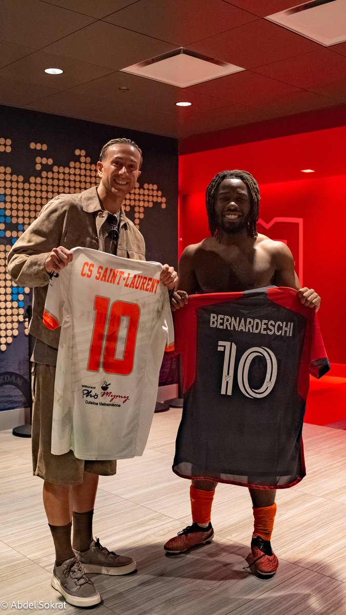 CS Saint-Laurent (@csstlaurent_pro) on Twitter photo Scusi <a href="/fbernardeschi/">Federico Bernardeschi</a>
The shirts are expensive 😅
Mais tout est bien qui finit bien!
<a href="/TorontoFC/">Toronto FC</a> Scusi <a href="/fbernardeschi/">Federico Bernardeschi</a>
The shirts are expensive 😅
Mais tout est bien qui finit bien!
<a href="/TorontoFC/">Toronto FC</a>