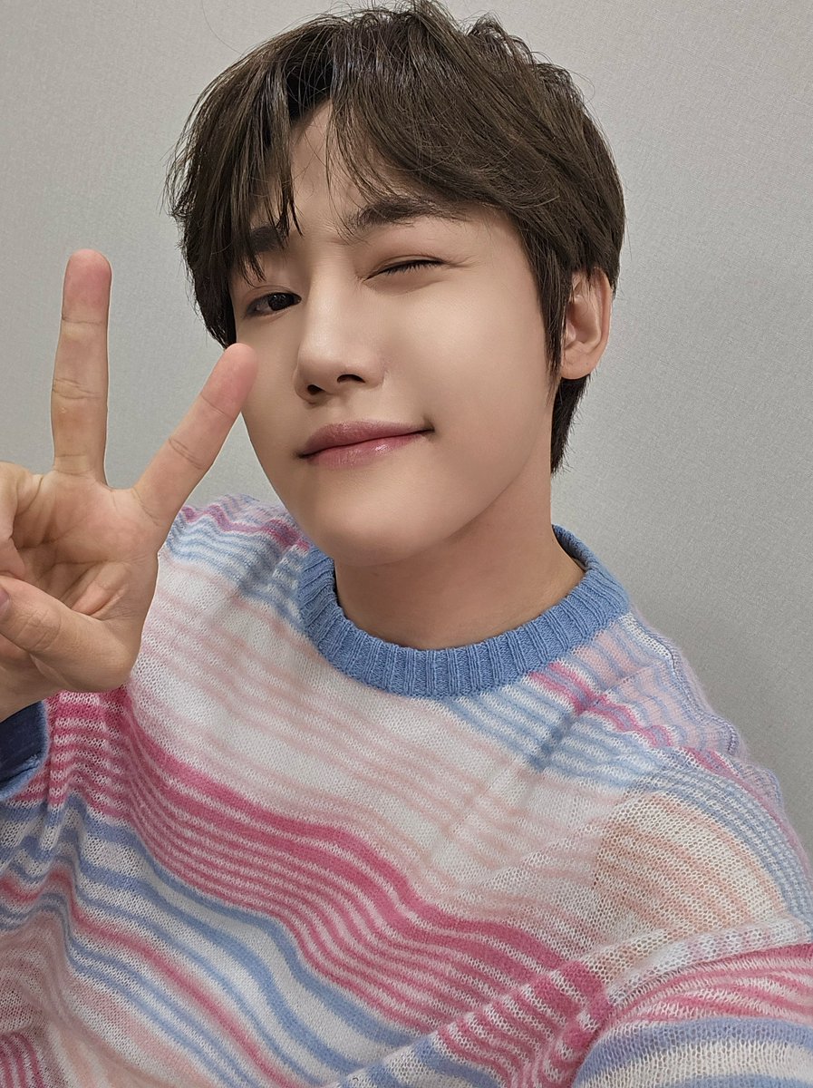 [💡] #골드니스 여러분!
잠시 후 6:20 PM MBC M #주간아이돌
#이장준 이 출연합니다.

짱강쥐 좀 피카츄같음૮・ﻌ・ა
니스 마음이 찌릿해서...⚡

#GoldenChild #골든차일드 #GNCD
#LEEJANGJUN