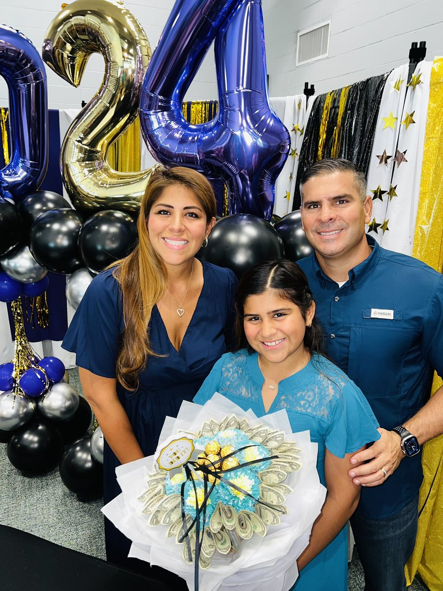 Ana Perez tweet media