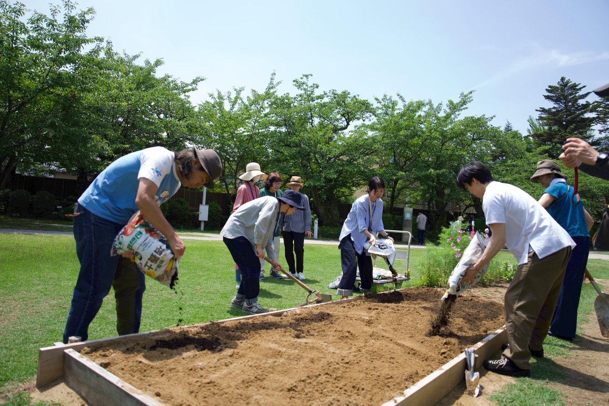 【今週末5/25(土)13:00〜日比野克彦氏「明後日朝顔」プロジェクトキックオフミーティング＆ワークショップを開催いたします！】
日比野さんのお話とともに朝顔や能登の様子に思いを馳せて、少し先の未来を想像するワークショップを行います。料金無料
kanazawa21.jp/data_list.php?…