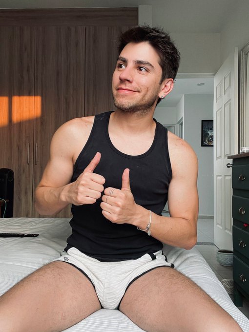 1 pic. Cómo prefieres que te espere.
Con ropa o sin ropa?…???

https://t.co/swyaPRqVAB https://t.co/