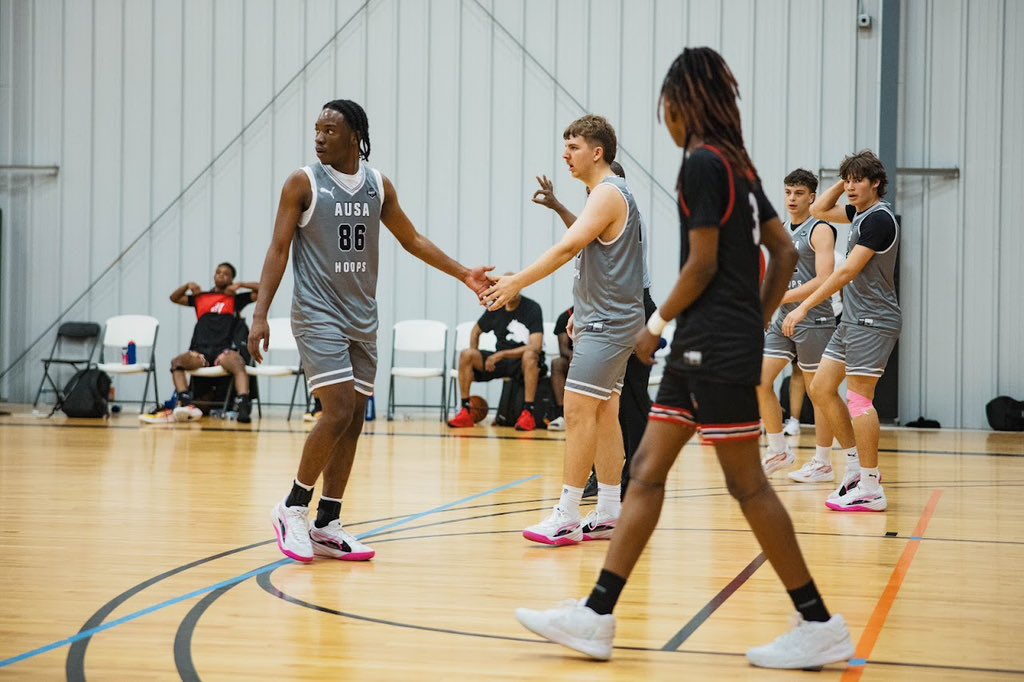 AChilufyaa's tweet photo. Had A Great Weekend Playing in the @PRO16League @NxtProHoops Circuit in Wichita!

@AUSA_Hoops 
@TomHoggard1 
@brettbonham88 
@jordanemullan 
@CoachSepo https://t.co/iPTlHg8Ngg