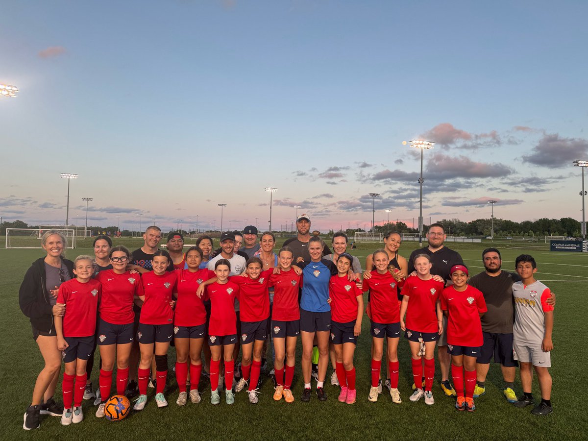 KCFusion12GGold's tweet photo. Our #FUSIONFAMILY @kcfusionsc 

Finished up our year with our annual Parent vs Kids scrimmage. 

Forever grateful for this group. Big things ahead ❤️⚽️🫶🏻 https://t.co/bsQ9aeyQgJ