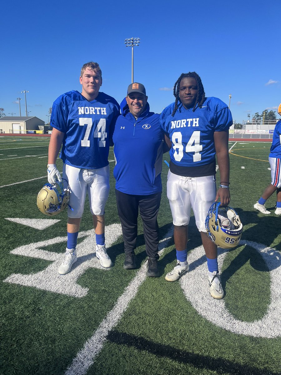 Congratulations to these HAWGS graduating tonight from <a href="/BroomeHS/">Gettys D. Broome</a>!  Once a HAWG always a HAWG!!   Wes Bradley, <a href="/Steveno_77/">Steven O’Dell</a> <a href="/thompson14_dt/">Dt Thompson</a>