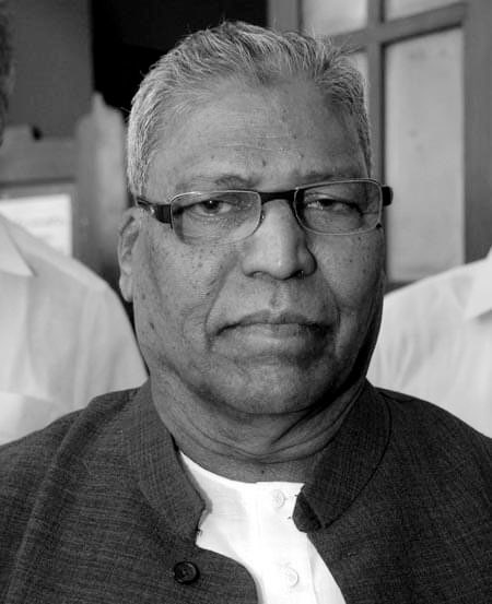 Deeply pained by the passing away of my dear friend, senior Congress leader and Former Member of Parliament from Gulbarga, Shri Iqbal Ahmed Saradgi. An Educationist and a philanthropist, he tirelessly worked towards the upliftment of the people of Gulbarga, and championed the