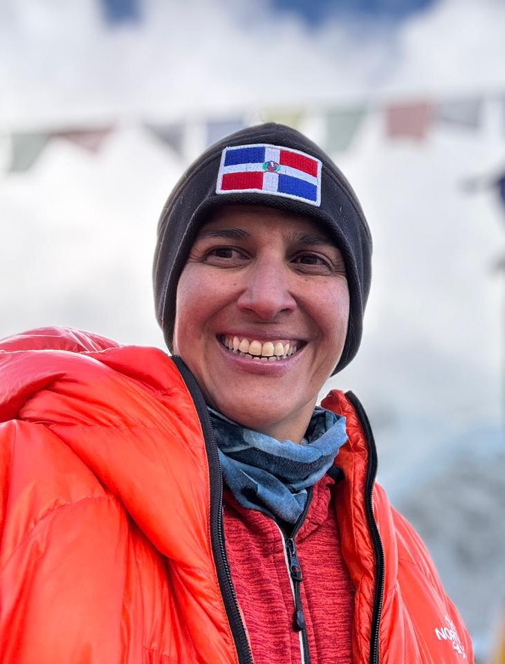 Hoy celebramos con gran orgullo a Thais Herrera, la primera mujer dominicana en escalar el Everest. Su esfuerzo, preparación y perseverancia son un ejemplo brillante del espíritu de la mujer dominicana.

Gracias, <a href="/ThaisHerreraJ/">Thais Herrera</a>, por darnos a todos la alegría de ver nuestra