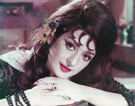 Saira Banu🌹 #sairabanu #bollwoodflashback