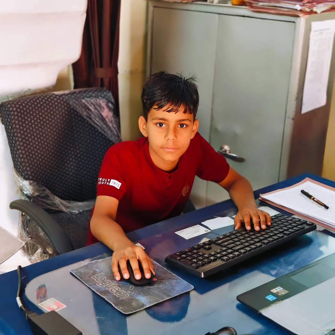 Kailash64526620's tweet photo. मेरे प्यारे बेटे विनायक चौधरी को जन्मदिन की बहुत-बहुत हार्दिक बधाई एवं शुभकामनाएं भगवान गणेश जी की कृपा हरदम बनी रहे ।।🎂♥️🎉🎉 https://t.co/QWmOsfkfi7