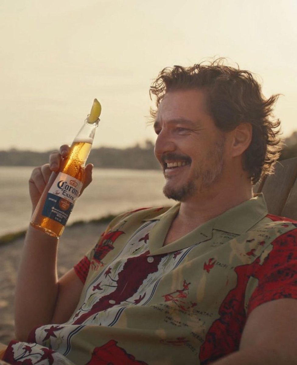 frankie relaxing on the beach watching his baby girl build sand castles with santi while benny & will chase each other around on jetskis in the background. 

this is frankie’s happily ever after. the end.