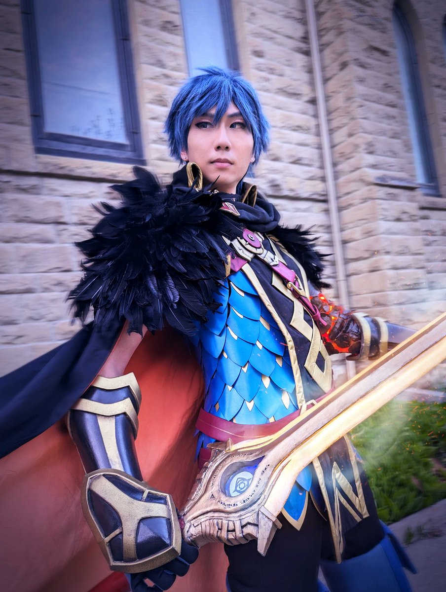 'The bond we forge gives me the strength to fight. May we always stand together.'
Took some more Resplendent Chrom pics from Otafest! I finally feel like I got some of my photo editing mojo back after all these years 😆
Photo by @AtelierRadius 
Cosplay and edits by me