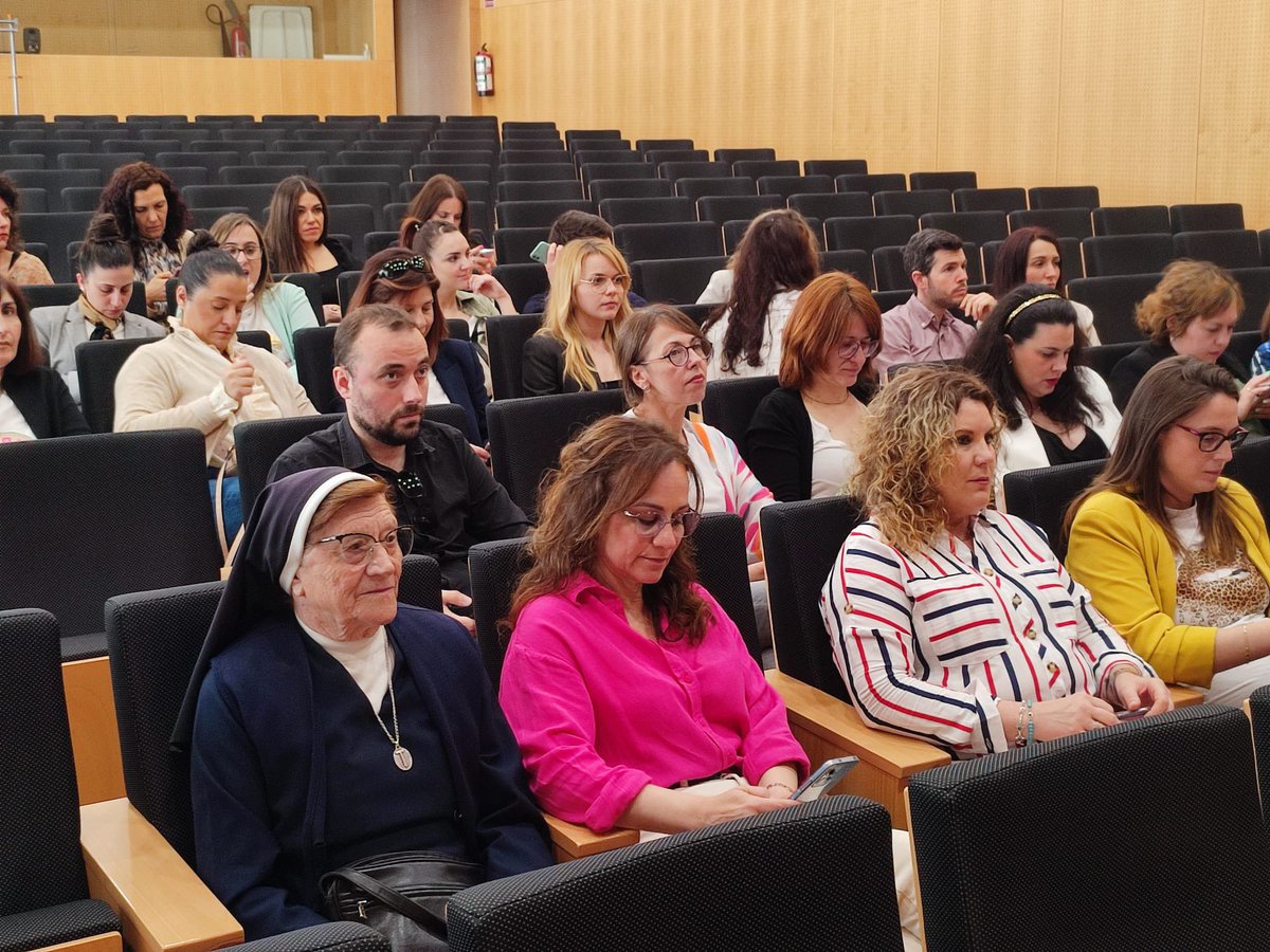 acescam_clm's tweet photo. ‼️A punto de arrancar la Conferencia de Prensa Conjunta de #ACESCAM Y @ARTECAMCLM 

‼️Exigimos a la Administración Publica una URGENTE MEJORA de la FINANCIACIÓN DE LOS SERVICIOS A MAYORES Y DEPENDIENTES.

#NosGustaCuidarte💚💙 https://t.co/Zest74Ig9A