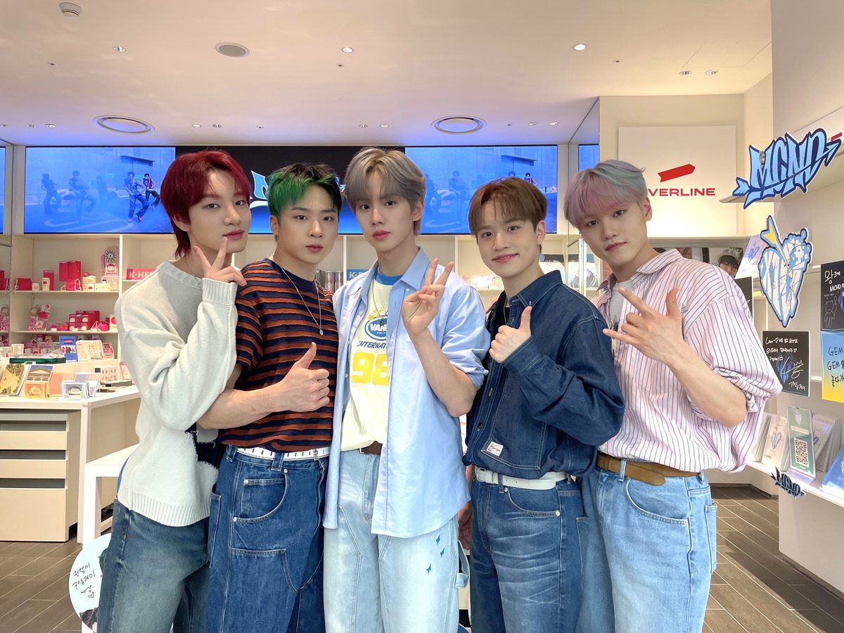 McndOfficial_'s tweet photo. [🛸] MCND BEHIND

MCND의 X10 POP-UP STORE 습격기‼💥
오늘 하루 즐거운 시간 보냈습니다😋
비록 MCND의 습격기는 오늘 마무리되지만
MCND X10 POP-UP STORE는 이제 시작이니까요!
GEM들💎도 잊지말고 들러주세요💘

#MCND #엠씨엔디 #X10 #엑스텐 https://t.co/k33soNb99p