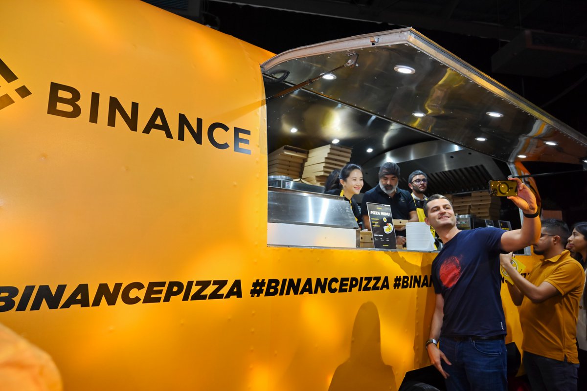 #BinancePizza on wheels! #Binance Co-Founder, @heyibinance, joined the Pizza Van Party to celebrate Bitcoin Pizza Day with the community 🚚 Here's a glimpse at how it all went down 👇