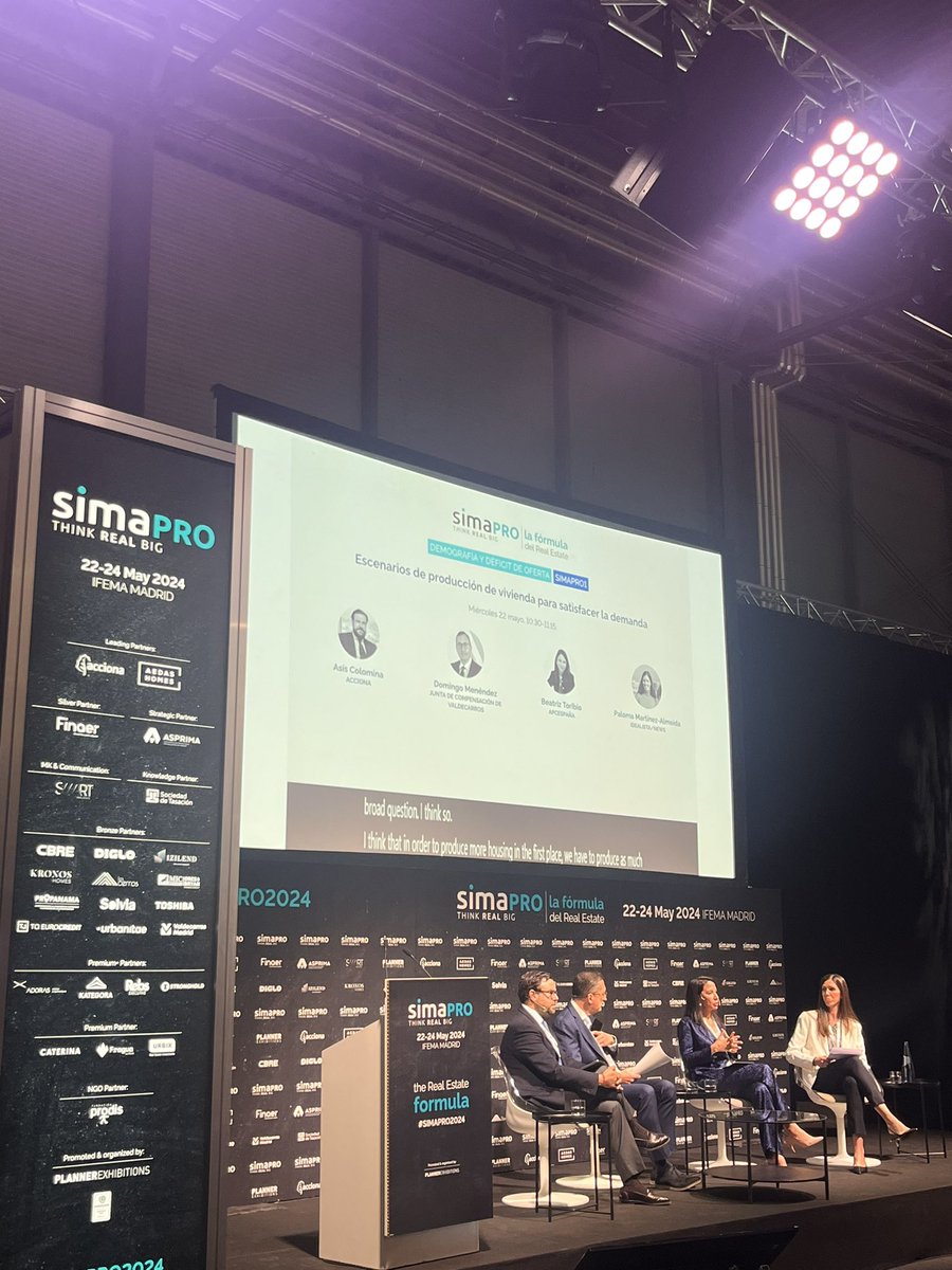 MValdecarros's tweet image. “El mercado de la vivienda debería ser como el del automóvil, con múltiples posibilidades para accceder a una vivienda” así lo explica  Domingo Menéndez de @MValdecarros en #Simapro