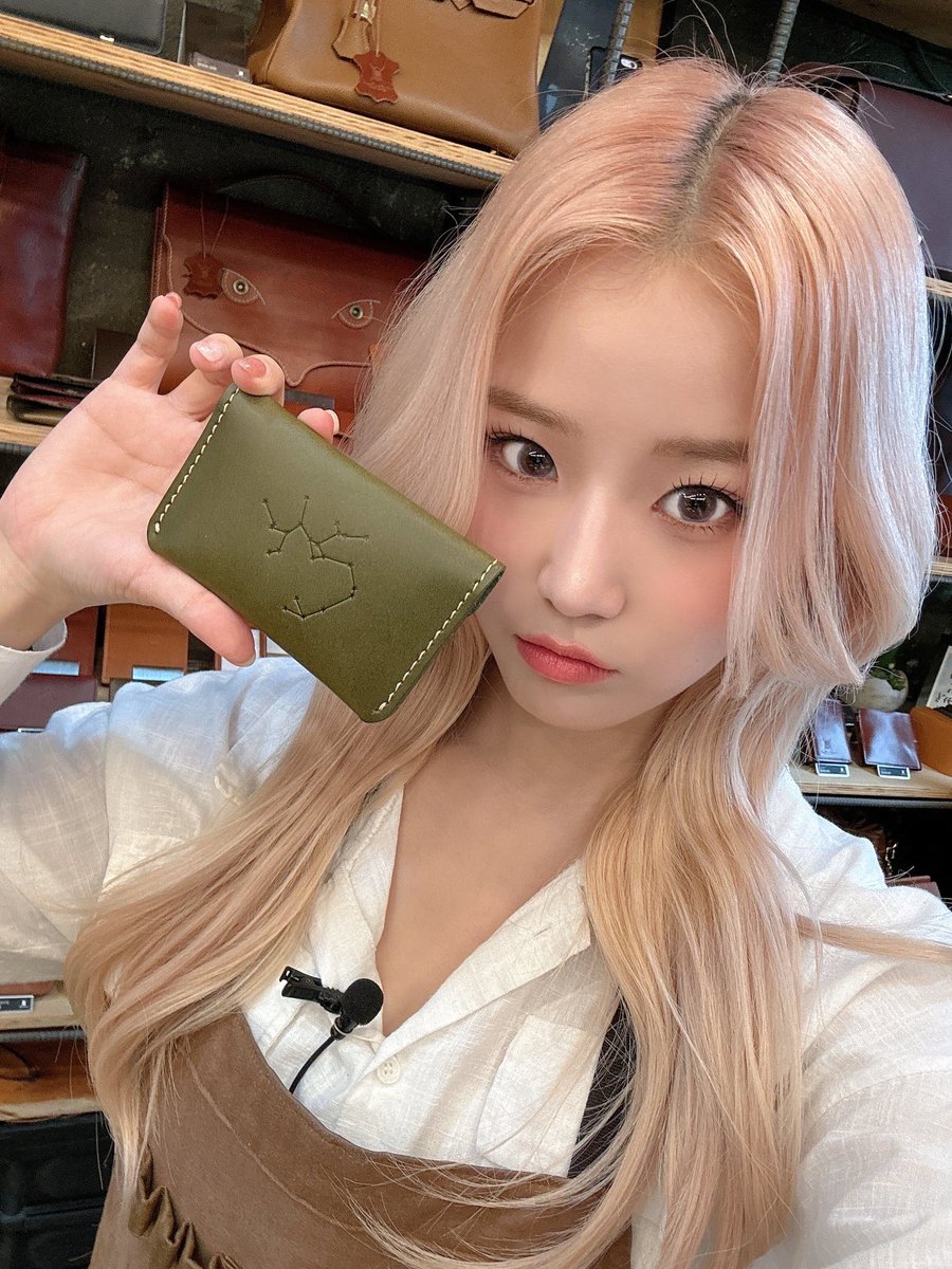 MADEIN_U's tweet photo. [#NOTICE]

[🎥]

What’s My Hobby? Wallet Making Workshop VLLog - SUHYE

🔗 https://t.co/xbbZsDwg99

#수혜 #スヘ #SUHYE
#라임라잇 #ライムライト #LIMELIGHT
#MAKING #VLLOG https://t.co/YOYr0p1PLh