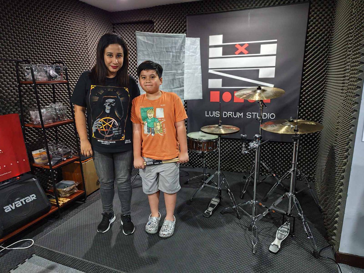 Luis Drum Studio 
Online Music Lessons Service : 
DRUMS, GUITAR, VOICE, VIOLIN, PIANO, AND UKULELE

For inquiries pls send us msg 😊
luisdrumstudio.ph

#luisdrumstudio
#OnlineMusicLesson
#drumlesson
#guitarlesson
#voicelesson
#violinlesson
#pianolesson
#ukulelelesson