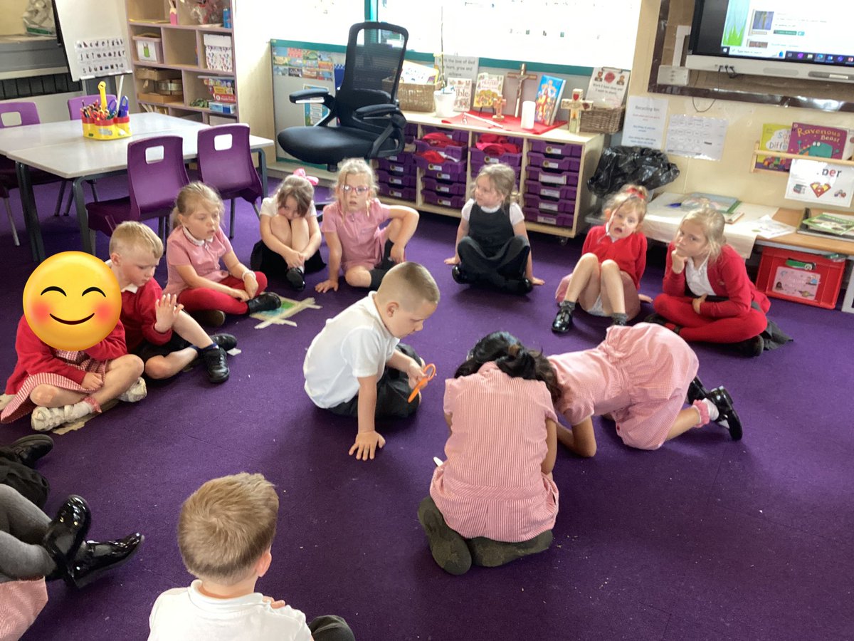 LauraShore6's tweet photo. Yesterday, children in Reception looked closely at their silkworms to spot any changes from last time they looked at them. They used the vocabulary “larva”, “pupa”, “cocoon” and “moth” to describe this stage of the silkworm lifestyle. #joeyseyfs @stjs_staveley https://t.co/EkH5Uyyyym