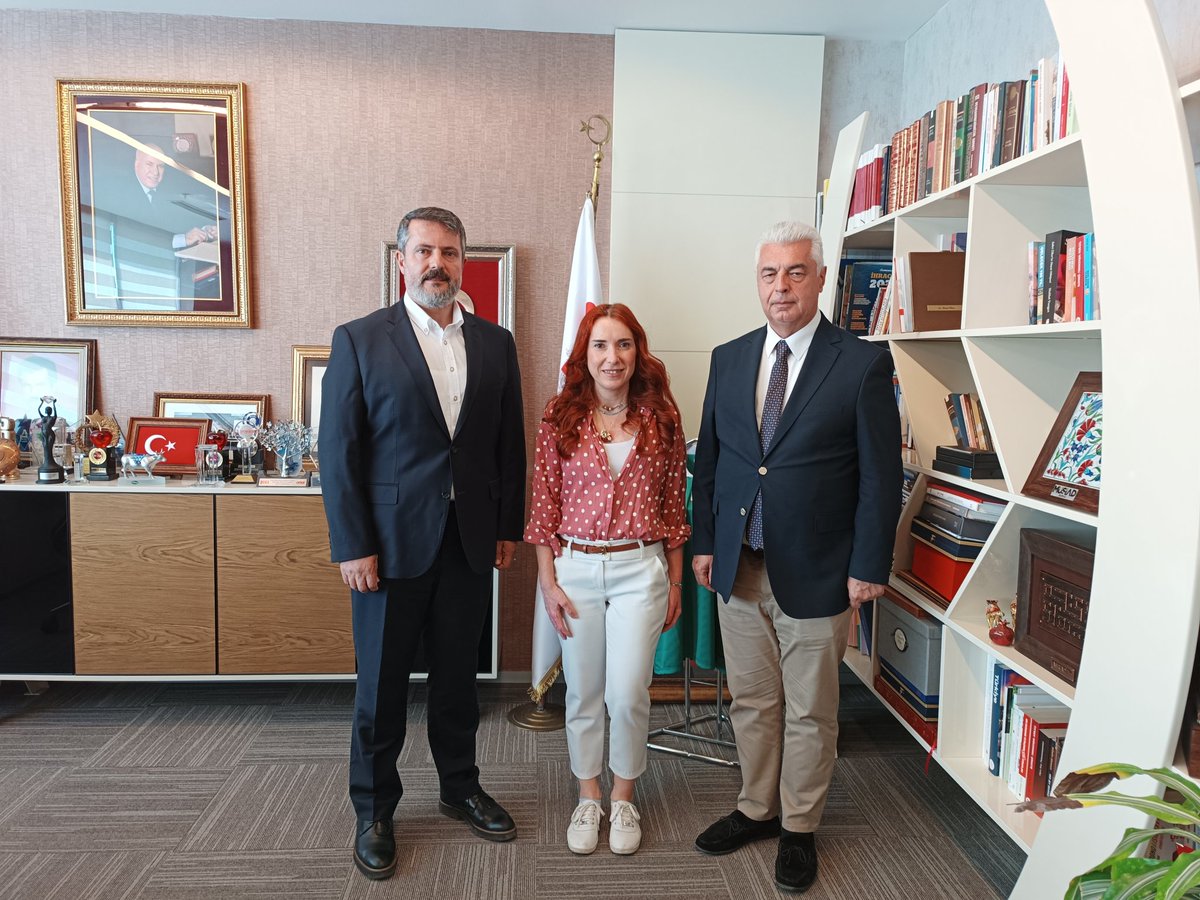 Elif Aşlamacı Attepe (@attepeelif) on Twitter photo Platformumuz danışma kurulu üyesi ve Onur Market Yönetim Kurulu Başkanı Cemal Özen'i ziyaret ettik... Tarım, gıda ve perakende sektörüne yönelik verimli bir sohbet oldu... misafirperverliği için kendisine teşekkür ediyoruz
<a href="/onurmarket/">ONUR ÖNDER</a>
<a href="/cemalozen/">Cemal ÖZEN</a>
<a href="/guvenilirurun/">Güvenilir Ürün</a>
<a href="/CelalToprak1/">Celal Toprak</a> Platformumuz danışma kurulu üyesi ve Onur Market Yönetim Kurulu Başkanı Cemal Özen'i ziyaret ettik... Tarım, gıda ve perakende sektörüne yönelik verimli bir sohbet oldu... misafirperverliği için kendisine teşekkür ediyoruz
<a href="/onurmarket/">ONUR ÖNDER</a>
<a href="/cemalozen/">Cemal ÖZEN</a>
<a href="/guvenilirurun/">Güvenilir Ürün</a>
<a href="/CelalToprak1/">Celal Toprak</a>