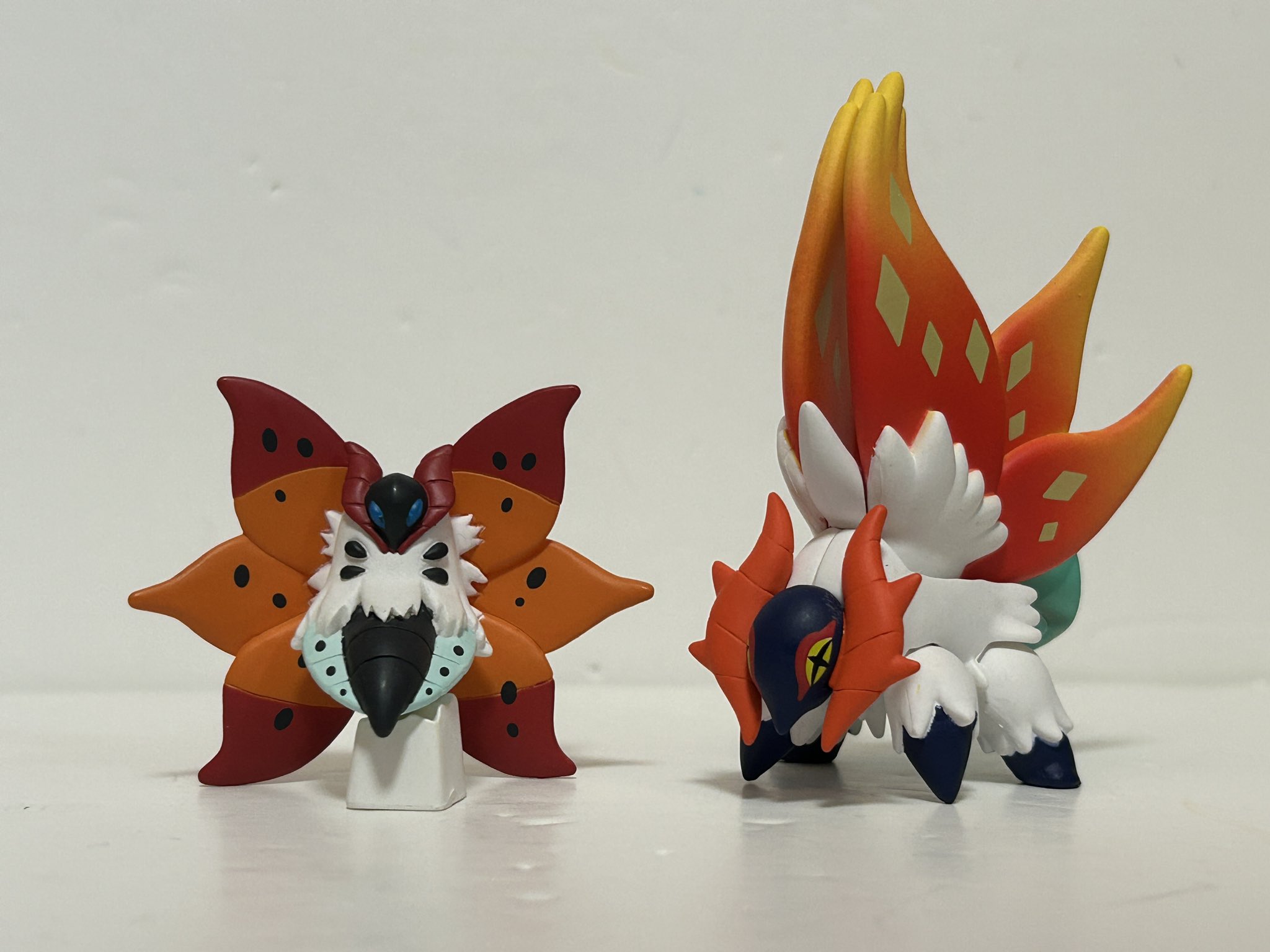 未開封】モンコレ ウルガモス ポケモンバトリオ - メルカリ