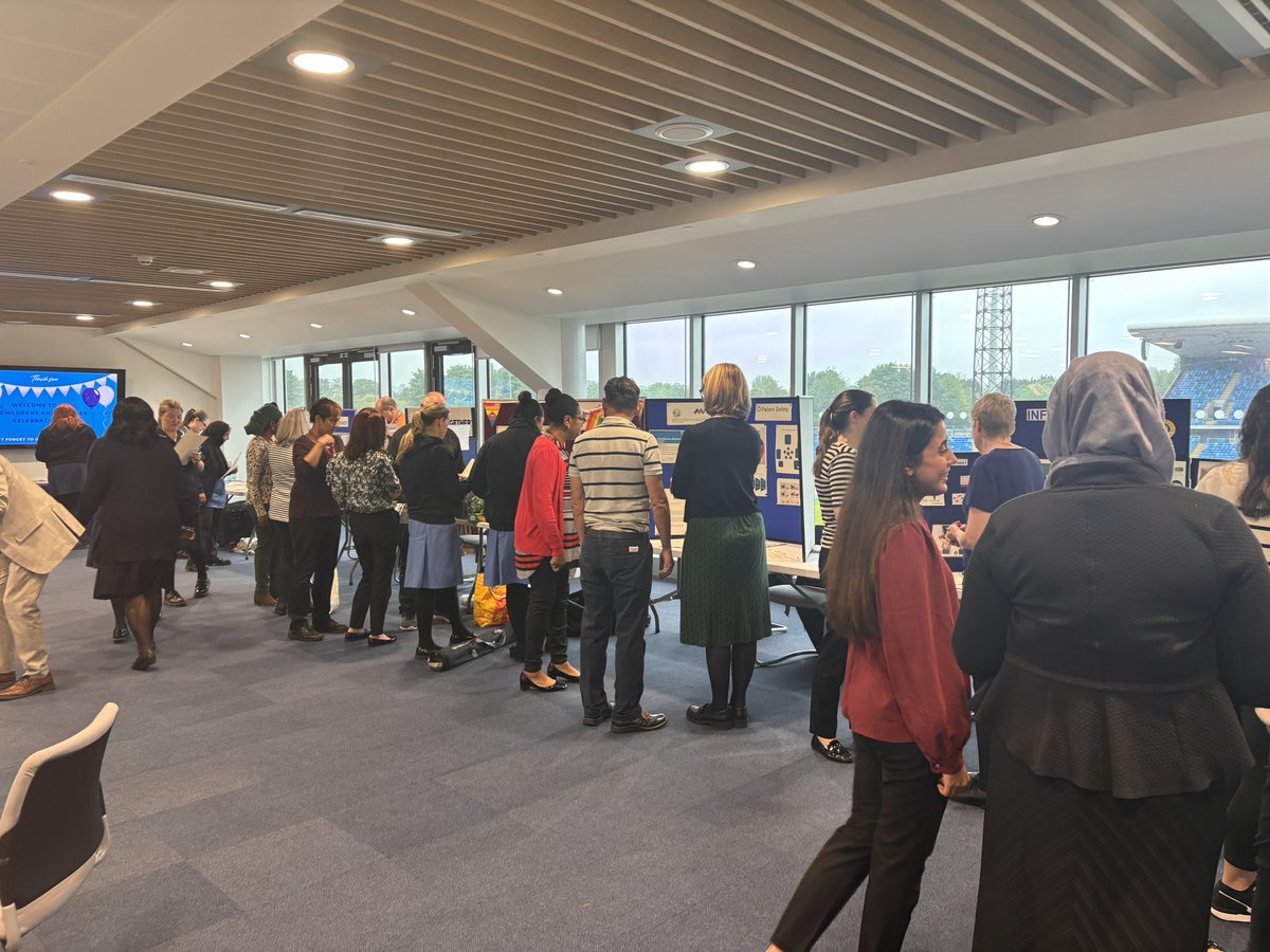 Louise Tomkinson tweet media