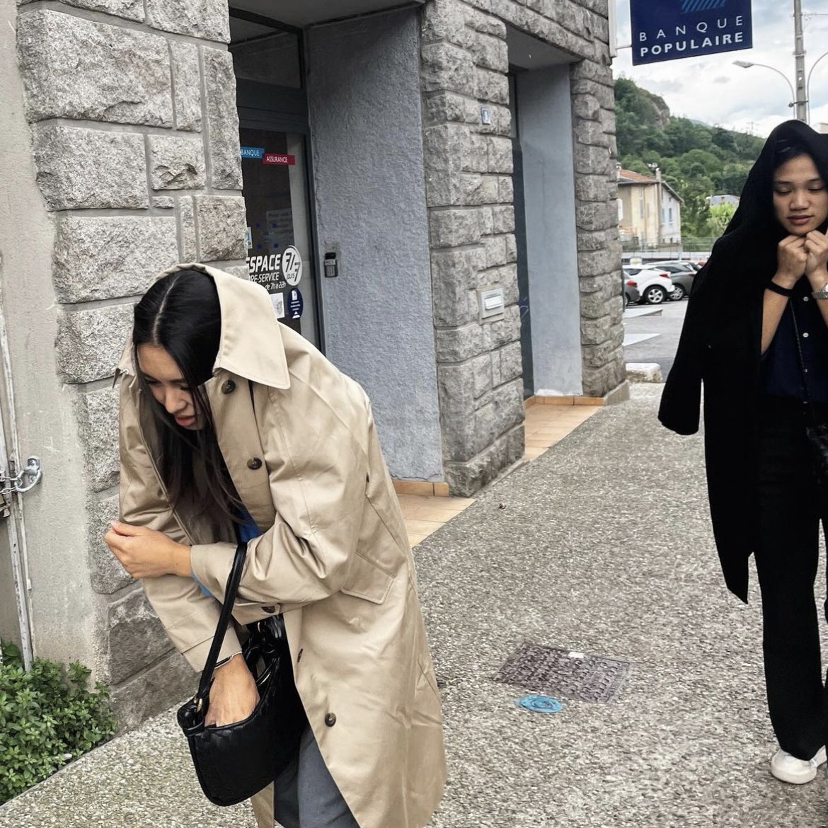 CUTE NAMAN NIYAN, BEADEN 🌧️

Creamline’s Dennise Lazaro-Revilla and Bea de Leon share a nice kulitan moment during their travel in Southern France! 

#PVL2024 #TheHeartofVolleyball 

📸 Instagram | @denniselazaro