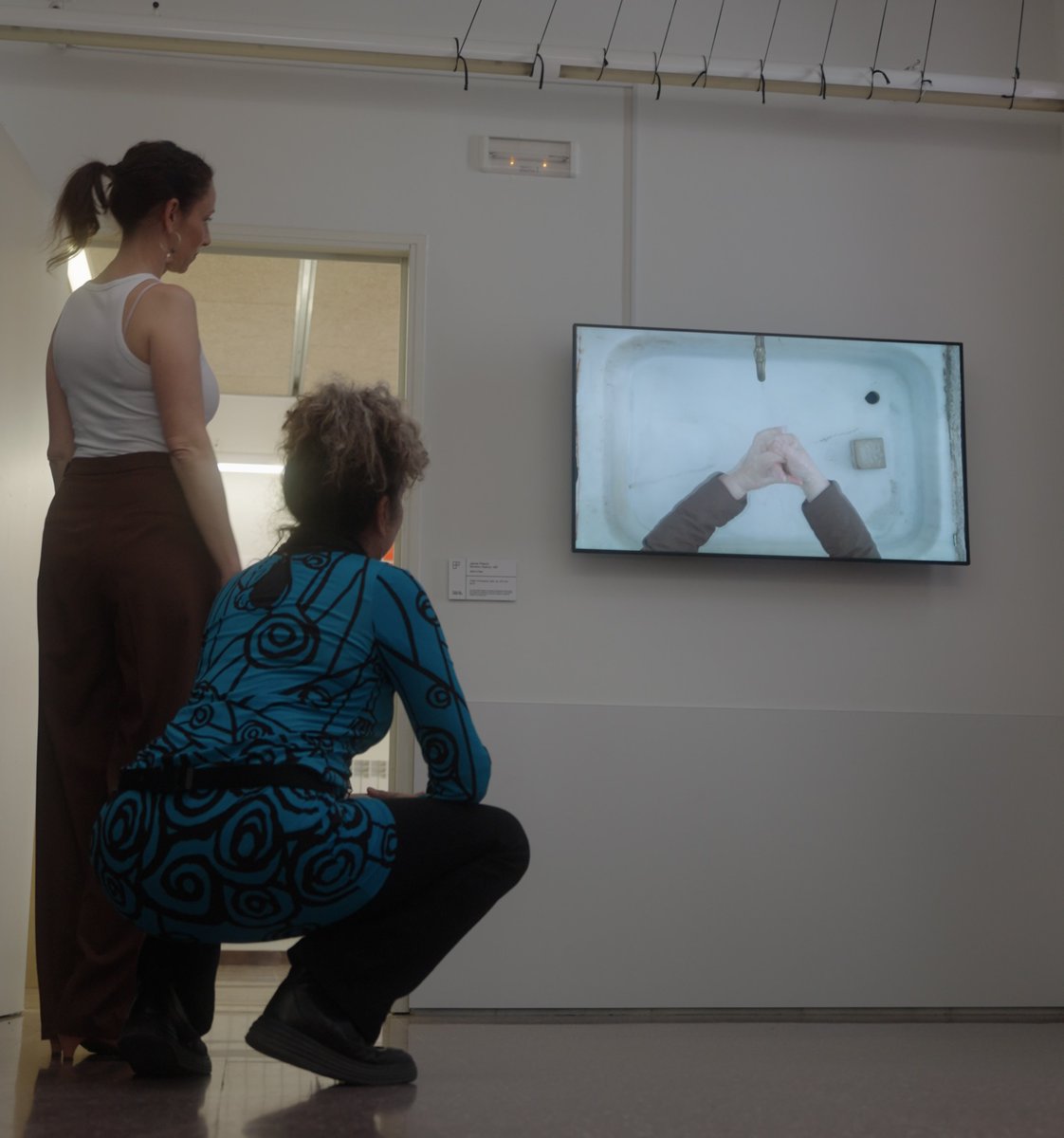 BCNeducadora's tweet photo. 🏫 L'@EscolaSagarra finalitza la seva participació en l'edició d'enguany de #ForadeReserves amb una acció artística col·lectiva!

🖼️ El centre ha acollit durant tot l'any l'obra 'Sabó d'Alep', de Jaume Pitarch. https://t.co/bdKFD3XJDj