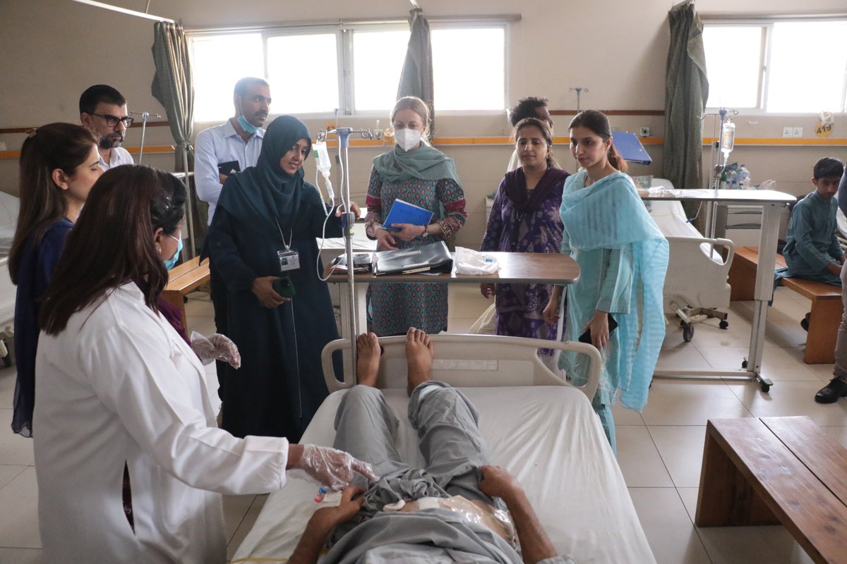 Prof. Farah Qamar's concern is one of the worst complications of #Typhoid fever: ileal perforation or holes in the intestine for children. 
📸<a href="/FarahQamar11/">Farah Qamar</a> and Allyson Russell of @Gavi visited NICH and JPMC with Dr Tahir Yousafzai and Dr Sonia Qureshi