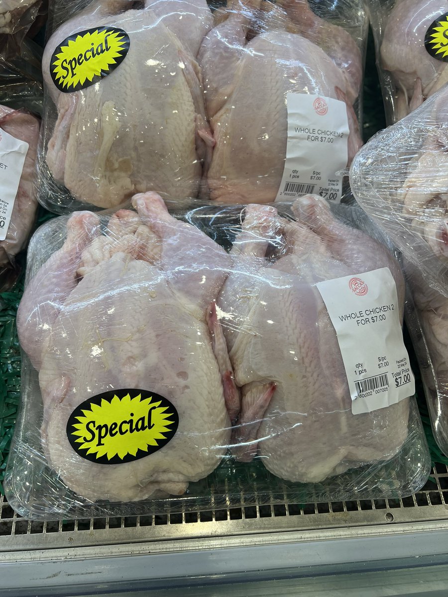 Great prices for a family and with the way cost of living is. $7 for 2 uncooked chickens is a fantastic price 

#CostOfLiving
#BudgetingWay 
#supermarketprices 

@AlboMP this is how you make cost of living easier for everyone. But also look after our farmers.