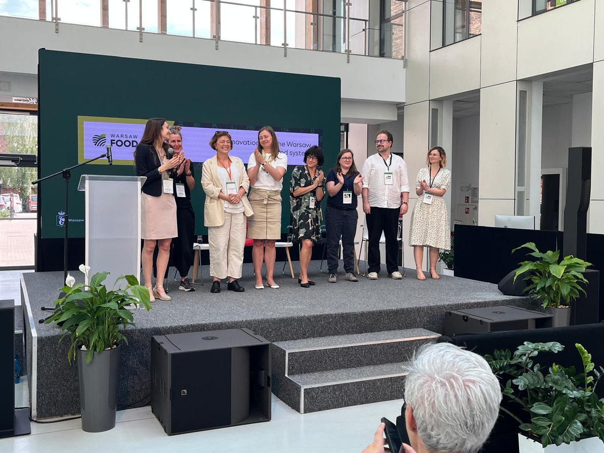 Excited to hear <a href="/NataliaBoitot/">Natalia Boitot</a> <a href="/warszawa/">Warszawa</a> presenting the #FoodLab
➡️created as part of <a href="/food_trails/">Food Trails</a>
➡️focused on co-designing innovations
➡️adopting a human-centered design &amp; #systemic working method 
➡️developed with <a href="/SWPSUniversity/">SWPS University</a>

<a href="/EUROCITIES/">Eurocities</a> WGFood &amp; <a href="/mufpp/">Milan Urban Food Policy Pact</a> Regional Forum #EU
