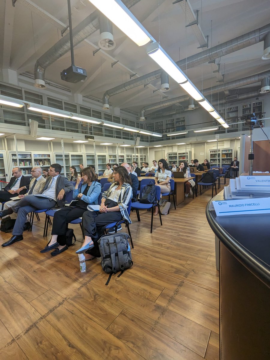 Geopolitica.info (@geopoliticainfo) on Twitter photo 🏁Al via i lavori della IV Edizione di Equilibrium - Festival di geopolitica e relazioni internazionali di <a href="/UnintUniversita/">UNINT Università</a>
🎙️Panel dedicato ai saluti istituzionali con la prorettrice Antonella Ercolani, <a href="/DelPapaGiuliana/">Giuliana Del Papa</a> e la rettrice Mariagrazia Russo 🏁Al via i lavori della IV Edizione di Equilibrium - Festival di geopolitica e relazioni internazionali di <a href="/UnintUniversita/">UNINT Università</a>
🎙️Panel dedicato ai saluti istituzionali con la prorettrice Antonella Ercolani, <a href="/DelPapaGiuliana/">Giuliana Del Papa</a> e la rettrice Mariagrazia Russo