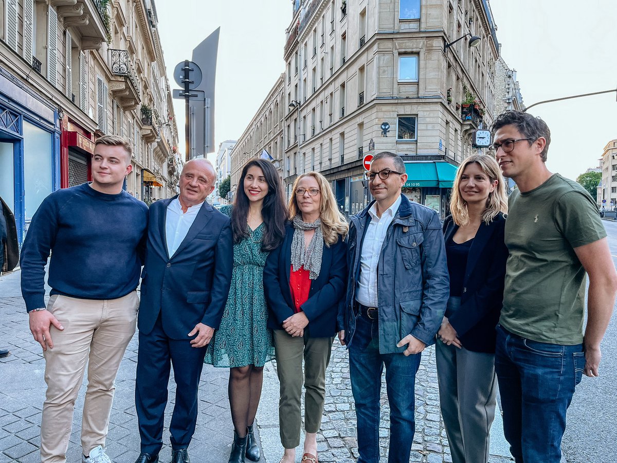 Hier soir, @stanislasrig était avec @knafo_sarah pour coller dans le 93, tandis que notre vice-président @HilaireBouye était avec @JeanMessiha et les colistiers parisiens ! En campagne permanente !🔥 #VotezMarion