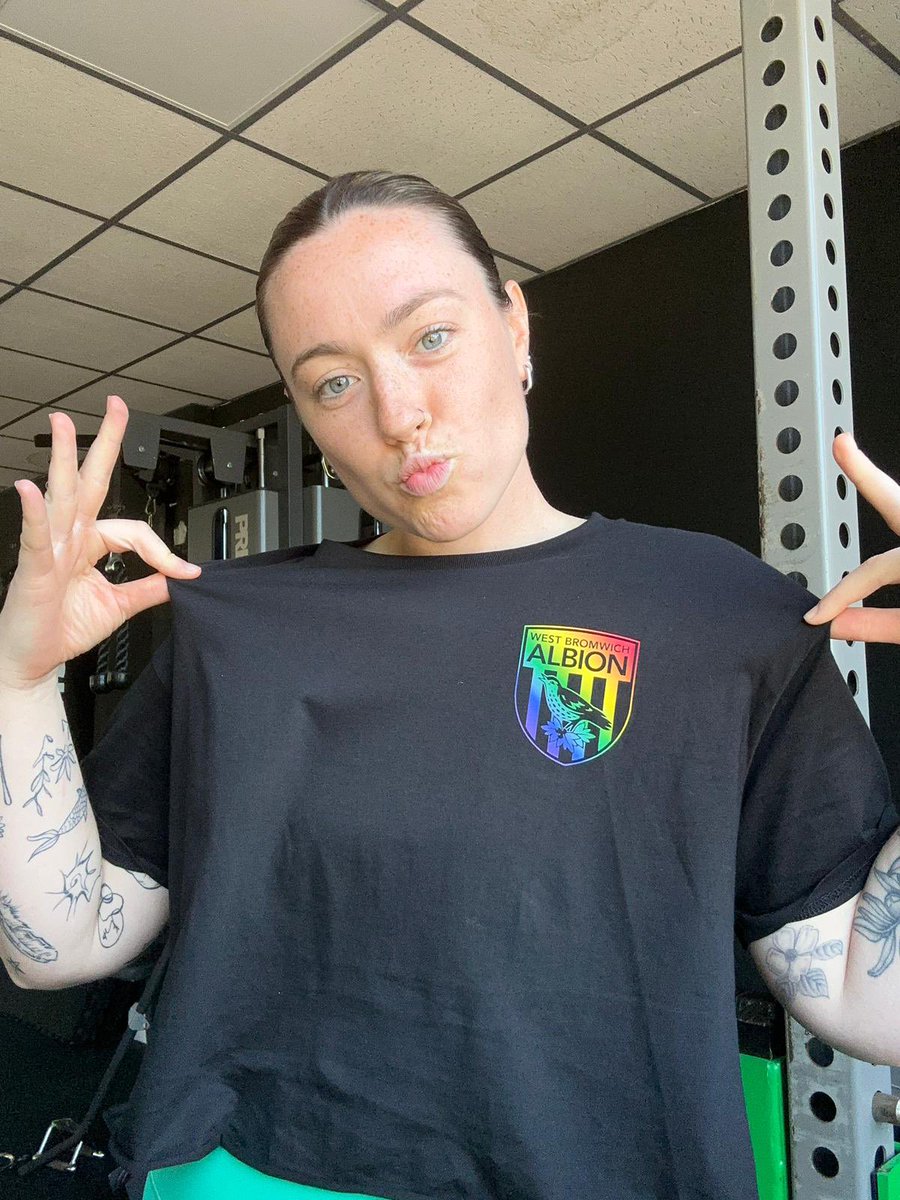 She’s a 𝗞𝗘𝗘𝗣𝗘𝗥! 🤩🌈 Join @annakmiller98 & @WBAWomen with us in the @BirminghamPride parade this Saturday! Email info@proudbaggies.com to register. @WBA Pride T-shirts are available in the Stadium Megastore or online at shop.wba.co.uk. #WBA | #BirminghamPride