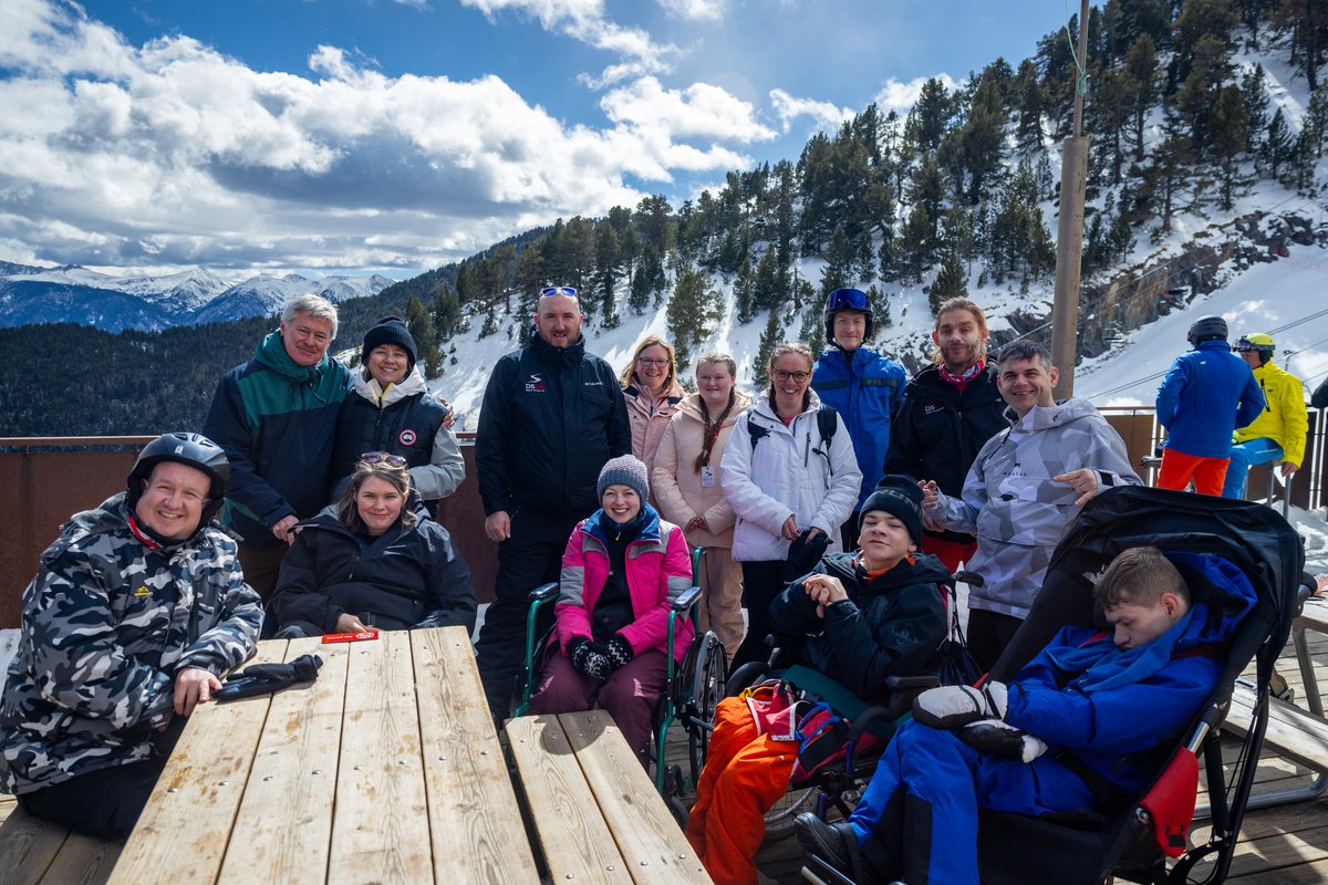 It's not just about skiing, but the friendships forged and memories made, on and off snow...

📷 @CameronRossHall  // @HolmlandsMedia