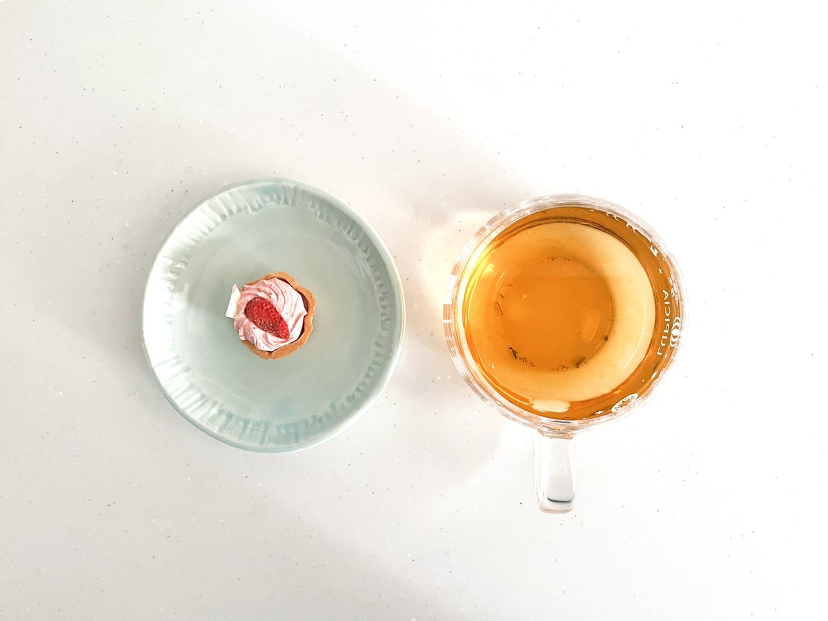 きょうのお茶はダージリン1stフラッシュ バラスン農園 DJ-2 FTGFOP1 Flowery（ジークレフ）です🌸 おやつはタルティンストロベリー（タルティン）です👭
#茶好連