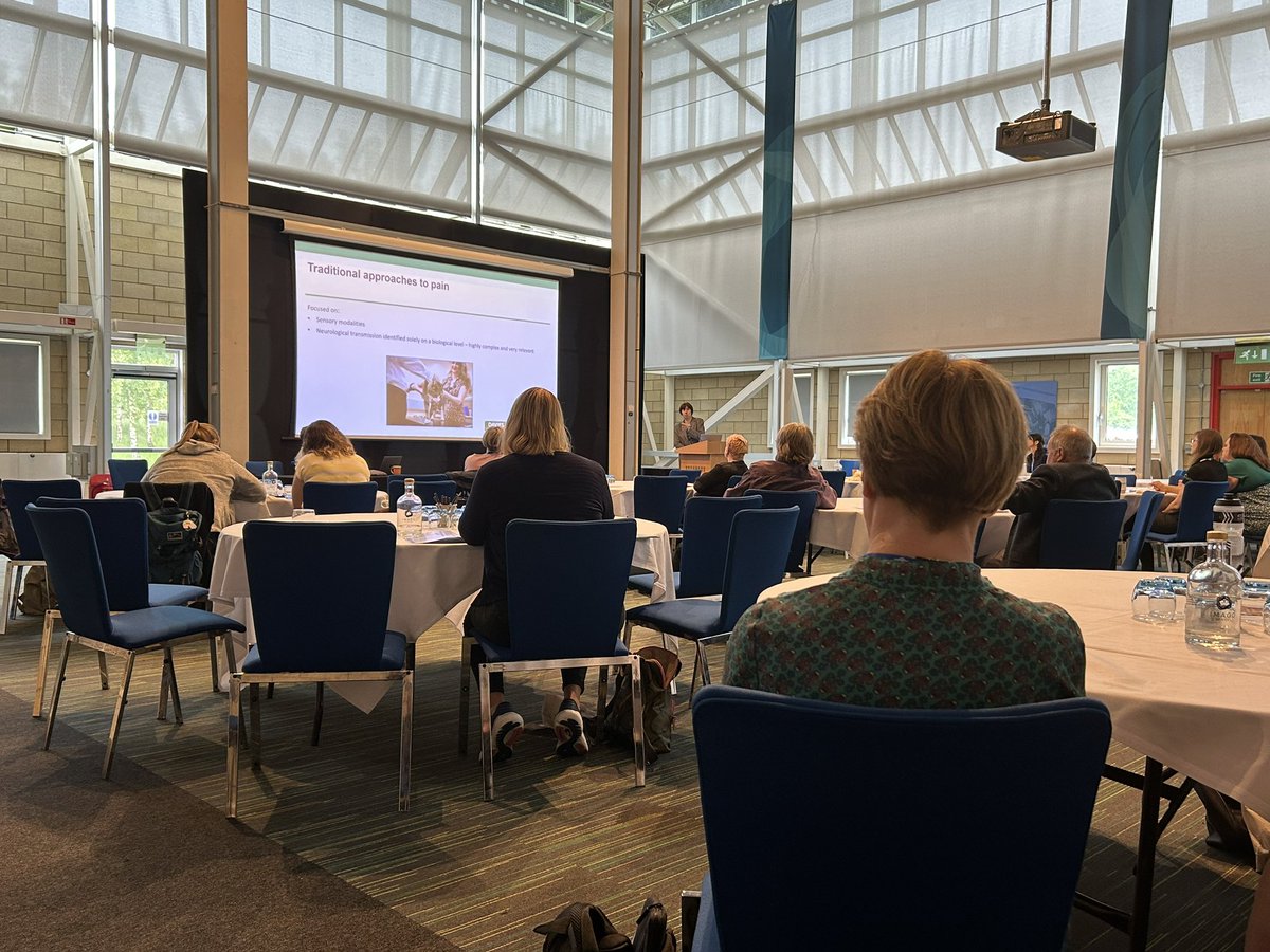 Louise Clark discusses relationship between nociception and pain perception, and how anxiety can heighten pain perception. I think this explains why I dread the dentist 😬🫣 🦷 #VOACON24