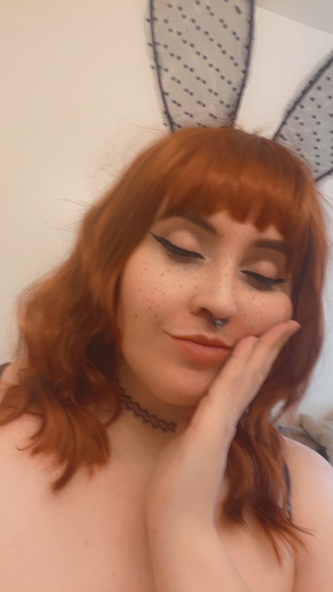 Violet_love_11's tweet photo. hey everyone. it’s been a while since i’ve posted. 🐰💗 if you wanna see more of my content join my onlyfans. https://t.co/E1MmR7Be0Z