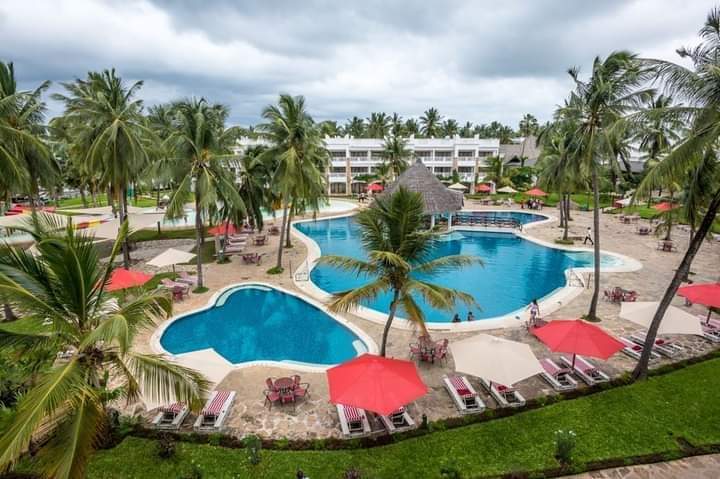 Flighttofancy's tweet photo. 🌊Prideinn Paradise Beach Resort ~ Shanzu

🏖️Low Season Offers 🏖️

🔸3 Days 2 Nights Offer
▪️SGR Package - Kshs 38,050 per person sharing
▪️Flying Package - 49,050 per person sharing

Click link below for bookings
https://t.co/JmnIb2BInz

https://t.co/1yaWahdnhm

#kenya #travel https://t.co/CWsarCteyK