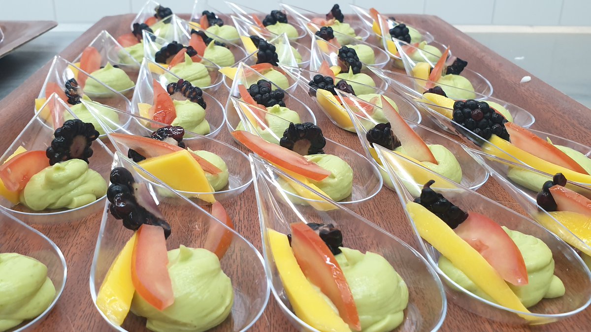 TecaSabat's tweet image. La preparació dels #aperitius és un moment molt important on s'ha de tenir una bona organització per seguir pas a pas la recepta 😄

Quin és el teu #aperitiu preferit? 😋