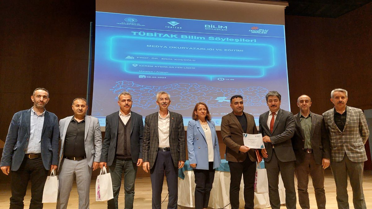 ayd_fen's tweet photo. Okulumuz tarafından organize edilen,Tübitak Bilim Söyleşileri kapsamında Prof. Dr. Erol KOÇOĞLU “Medya Okuryazarlığı ve Eğitim “ alanında  öğrencilerimizle söyleşi gerçekleştirdi.@sdk_zdmr @ArapgirMem44 @MalatyaMem @behcet_bakir https://t.co/4qloBO6kvN