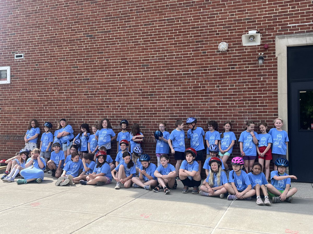 JacksonCmauro's tweet photo. JH Bike Rodeo 3rd grade! Thank you @Nemer Motor Group for your generosity! Helmets and T-shirts for all❤️🖤 https://t.co/SGq5CxoUqu