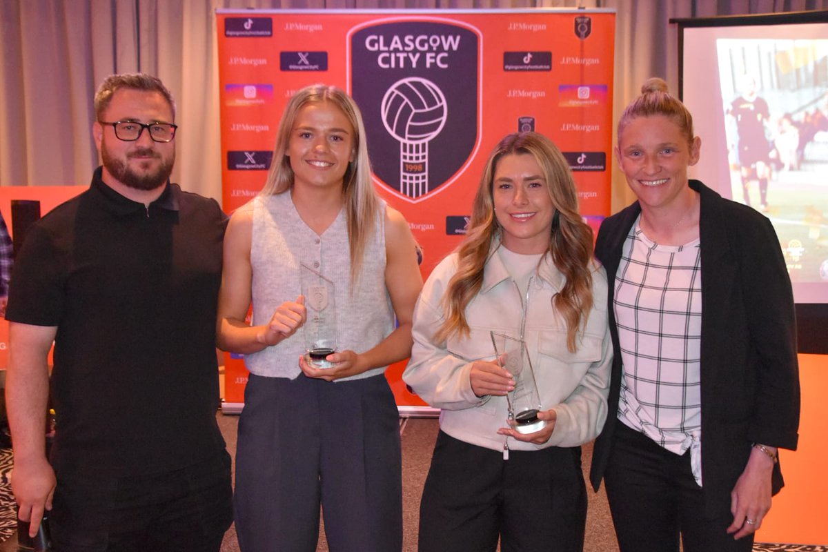 🏆📷 @Amy_muirr & @maireadFultonxx were your joint 2023-24 fans' player of the year award winners! 🧡