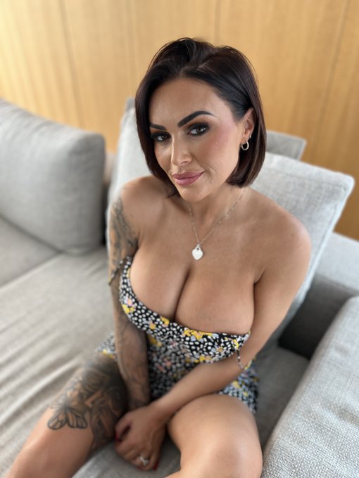 Just dropped the full NUDE video on my page... you know the LINK https://t.co/wgBF6C5KFP