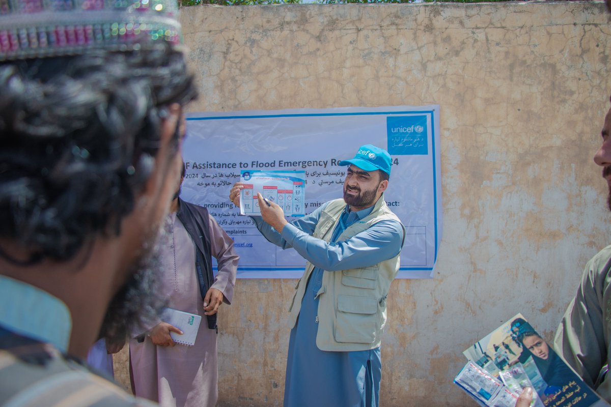 Following the floods, UNICEF is leading hygiene promotion sessions, where parents learn: 🔹When and how to wash hands properly with soap 🔹Safe water storage 🔹Maintaining a hygienic home environment Over 2,600 people so far have participated in these educational sessions.