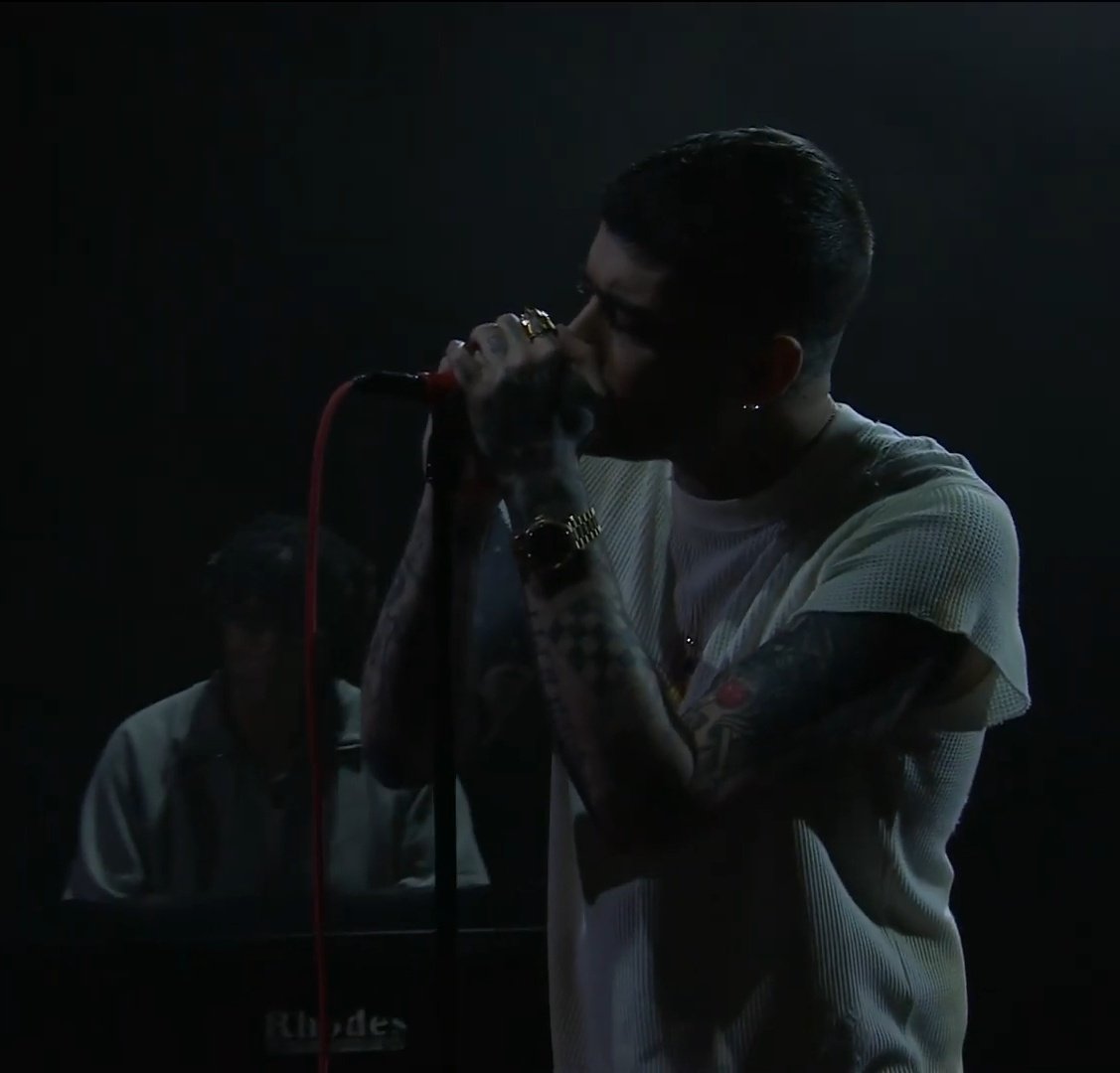 ZMHOBI's tweet photo. what an incredible performance, alienated is so beautiful, it shines in Z wonderful voice. Thank you for this my love 💙 @zaynmalik
#ZaynOnFallon https://t.co/agJeUamExS